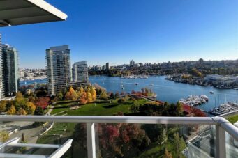 #1702 - 638 Beach Crescent